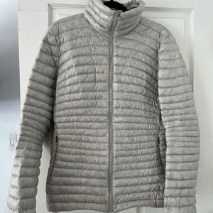 ARC’TERYX Women’s Yerba Down Jacket  size Large. Silver(mica)